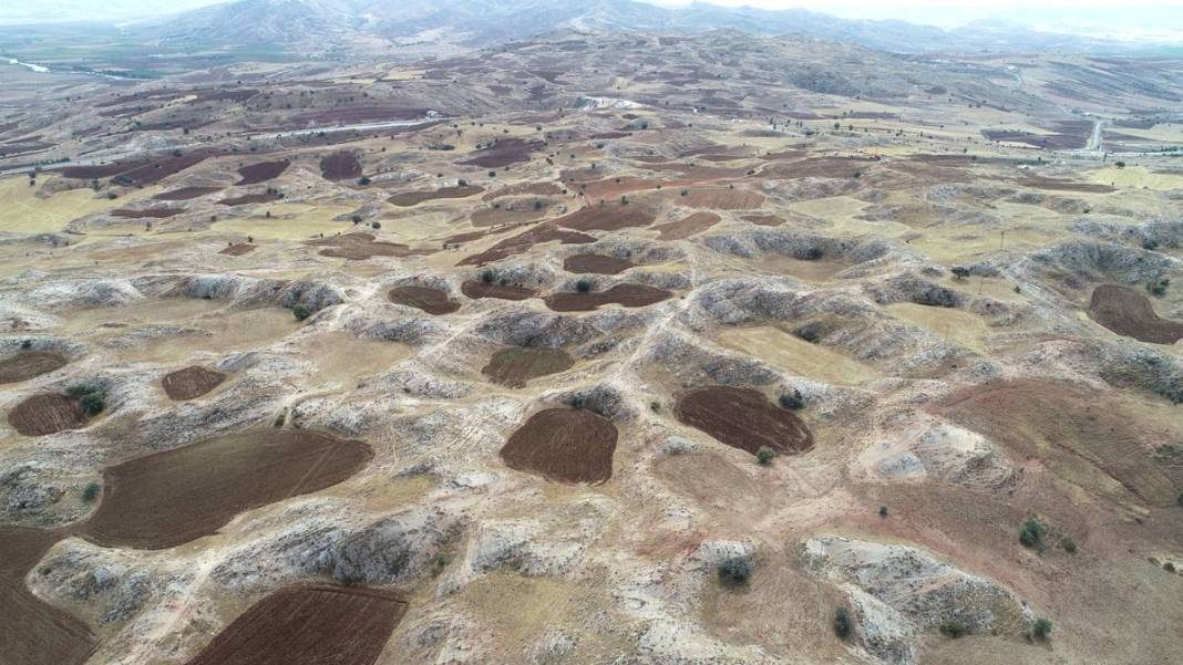 Yağmur yağdıktan sonra köylüler buraya koştu: Paraya para demiyorlar! Jipsli bölgedeki dolinler, bölge halkının yüzünü güldürdü 6
